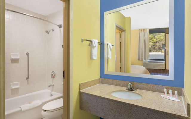 Days Inn by Wyndham Mocksville (ex. QUALITY INN MOCKSVILLE)