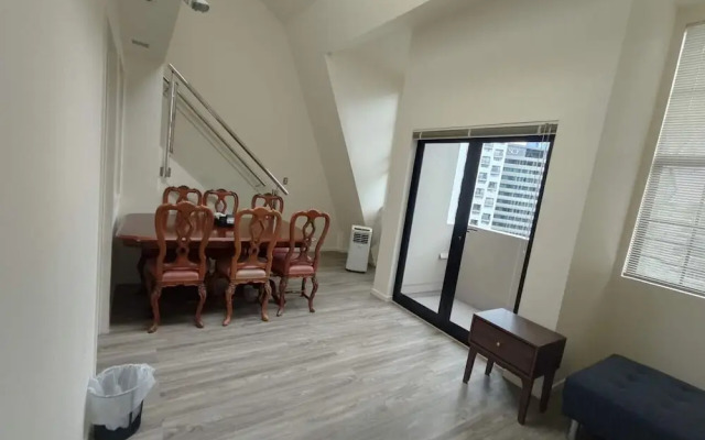3 Double 1 Single 2 Sofa Beds apartment