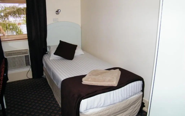 Grand Tasman Hotel