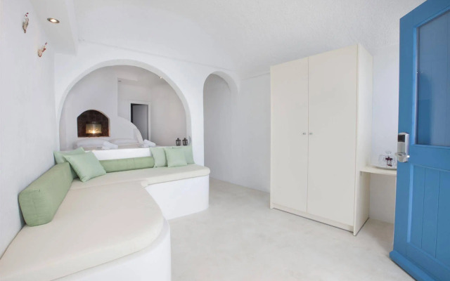 Abyssanto Suites & Spa