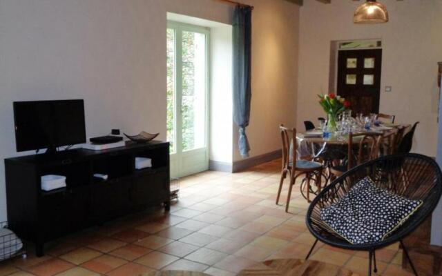 Gîte Salt-en-Donzy, 5 pièces, 8 personnes - FR-1-496-10