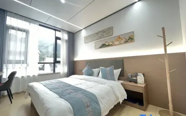Sanqingshan Huashijian Homestay (Gangshou Cableway)