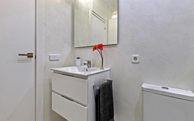 Beachfront apartment in Alcudia beach CB 3