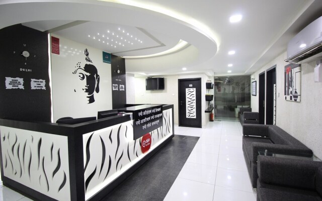 OYO 1319 Hotel Paramount Inn