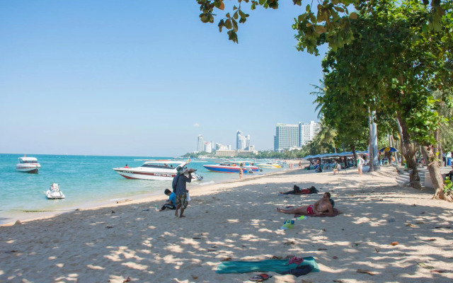 Basaya Beach Hotel & Resort