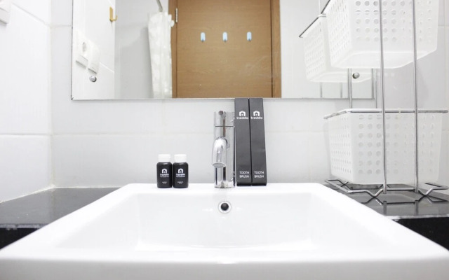 Private Studio at Beverly Dago Apartment