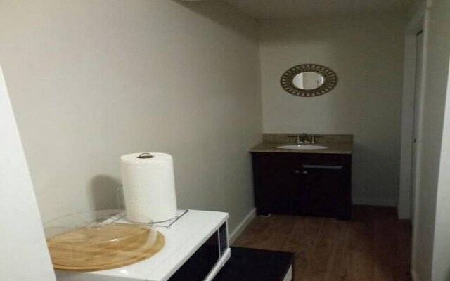 Beautiful Furnished Basement Suite In Airdrie