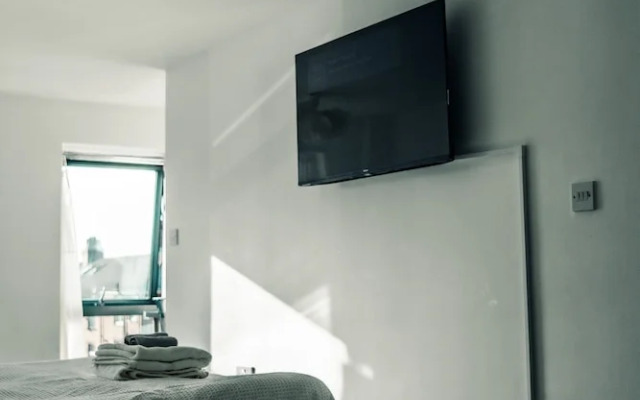 Apartments Dealhouse 4