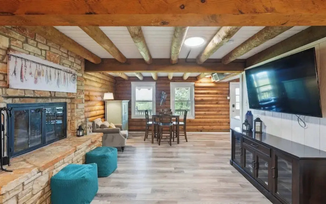 Sunshine Lakehouse at Canyon Lake