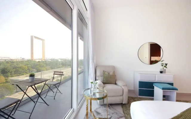 Luxury StayCation - Spacious Apartment Amidst Lush Green Parks