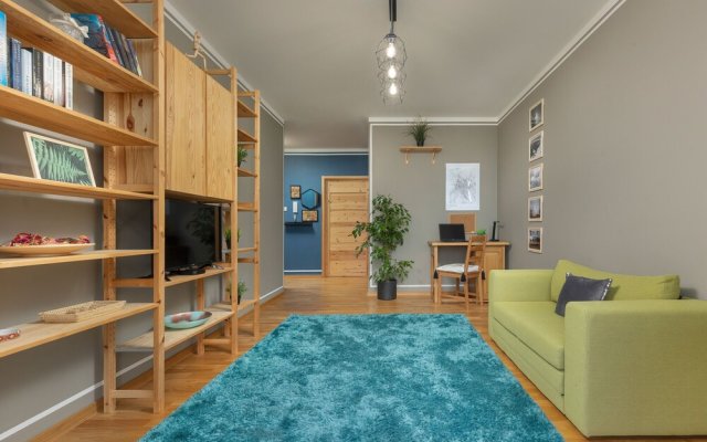 Turquoise Blue Apartment by Renters
