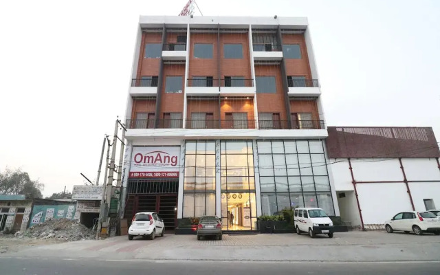 OYO 25076 Omang Hotel