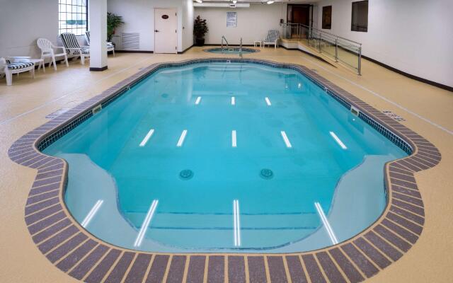 Sleep Inn & Suites Cross Lanes - South Charleston