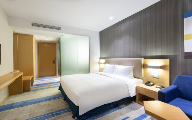 Holiday Inn Express Shanghai Pujiang by IHG