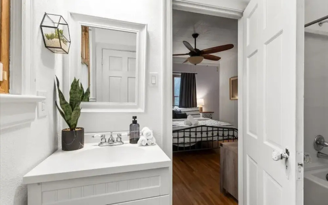 La Nina Charming 3BR Bungalow Pool