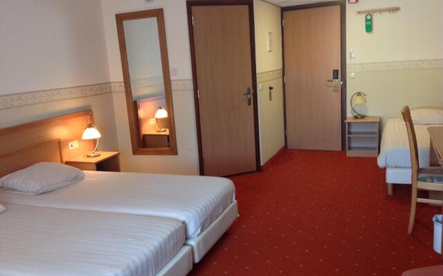 SuyderSee Hotel