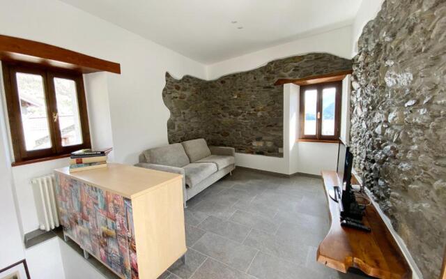 Independent Stone House with Lake View