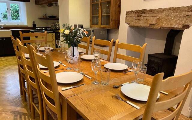Stunning 4-bed Grade II House in the Lake District