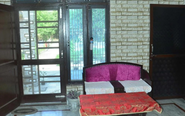 OYO HOME 92078 Pinky Homestay