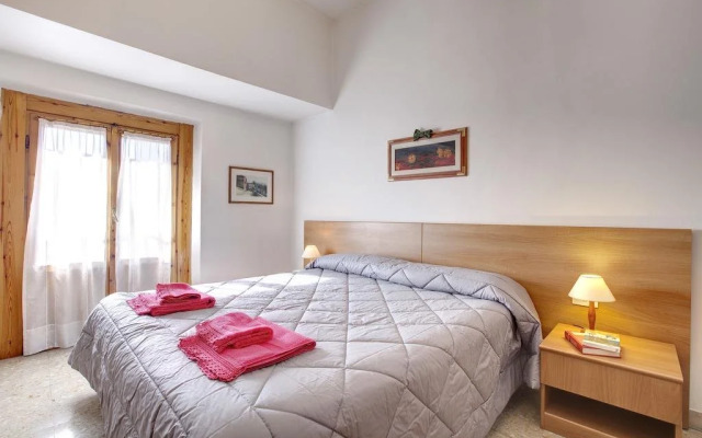 Alfani House