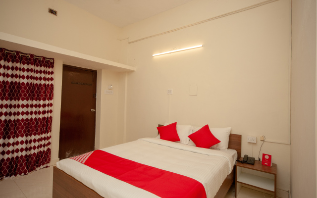 OYO Flagship 24454 OMR Hindustan Univ