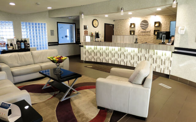 Comfort Inn & Suites Medicine Hat