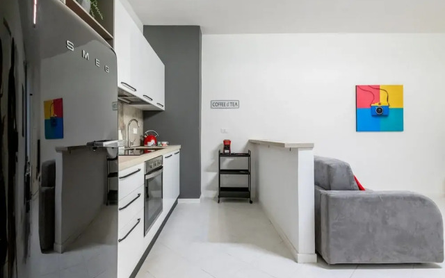 Chic Pop Apartment in Livorno