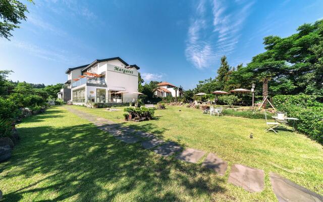 Margarret Pension and Antique Cafe