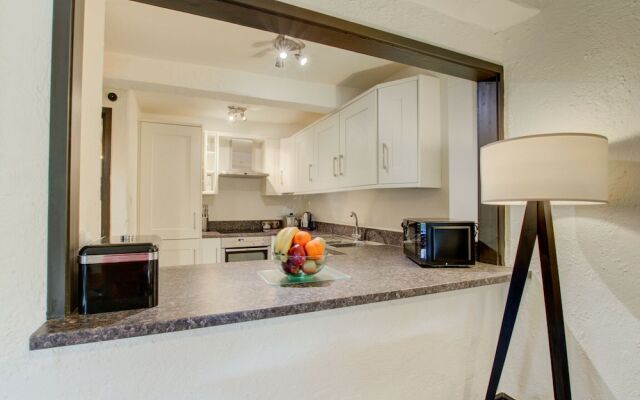 Provincial Holiday Home at Elterwater near River Brathay