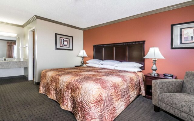 Hill Country Inn & Suites