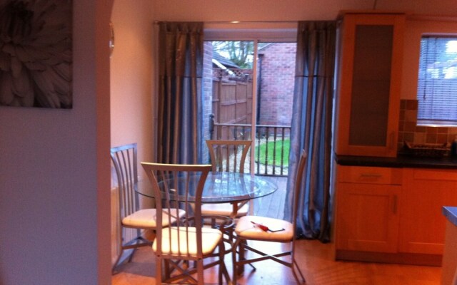 Éire House - Comfortable Coventry Home