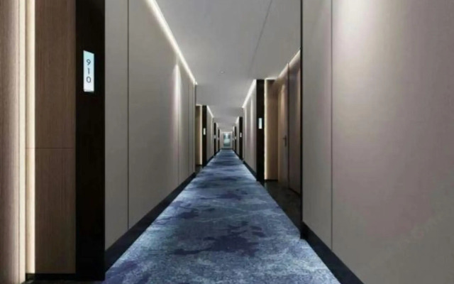 O. LIVE Social Guilin High-Speed Railway North Sta