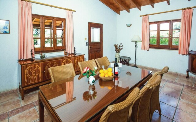 Amazing Home in Laatchi With 3 Bedrooms, Outdoor Swimming Pool and Swimming Pool