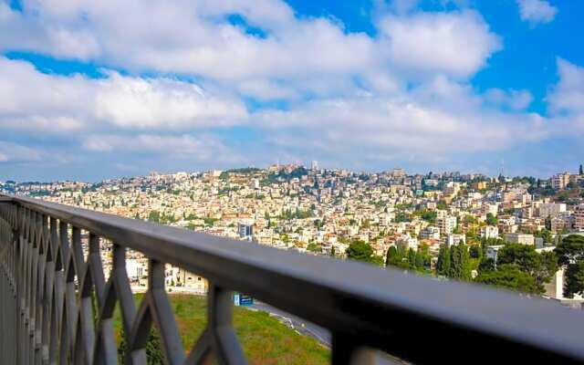 Ramada Olivie Nazareth