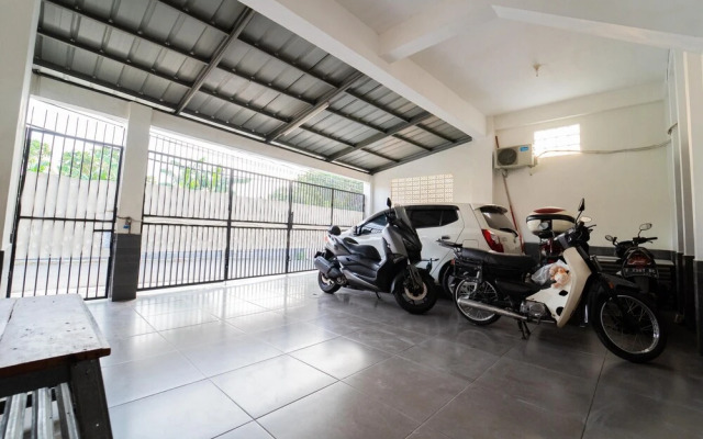 Koolkost Syariah near MRT Lebak Bulus Station