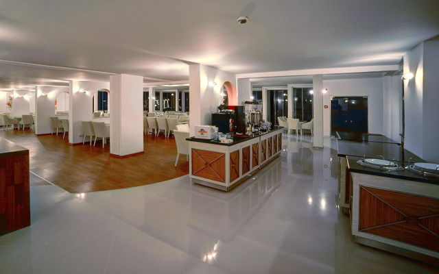 Jasmine Court Hotel
