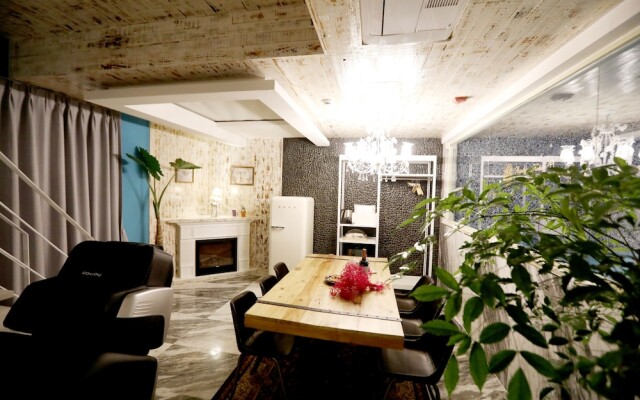 February Hotel Kimhae
