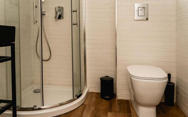 Luxurious Penthouse with Private POOL, WIFI & AC by 360 Estates