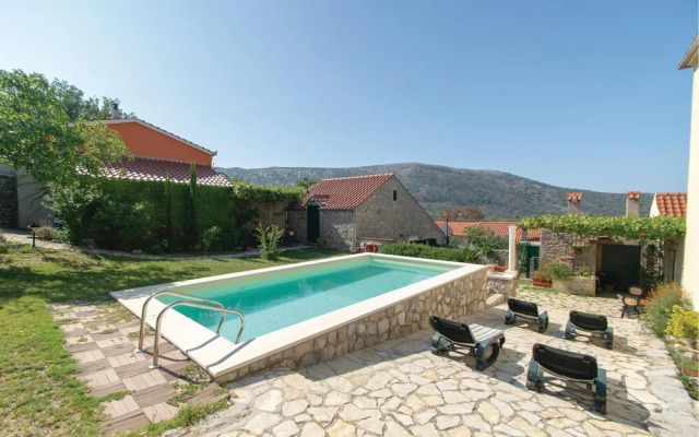 Awesome Home in Kuna Peljeska With Wifi and 4 Bedrooms