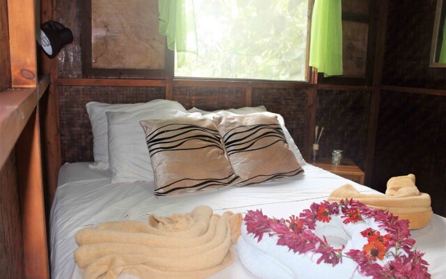 Bahia Rica Fishing & Kayak Lodge