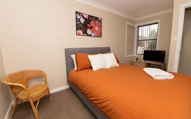 Phillip Villa, Modern & Fresh, Close to Town, Free Wifi