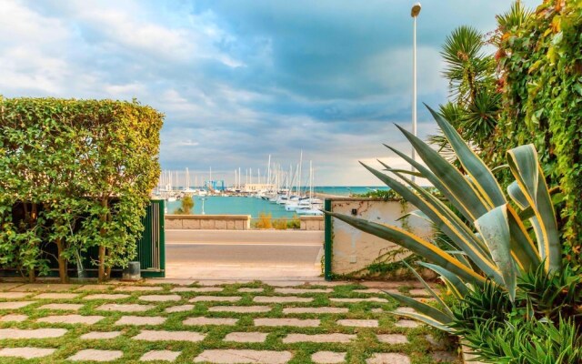 Sea View From Private Garden Terrace With Barbecue