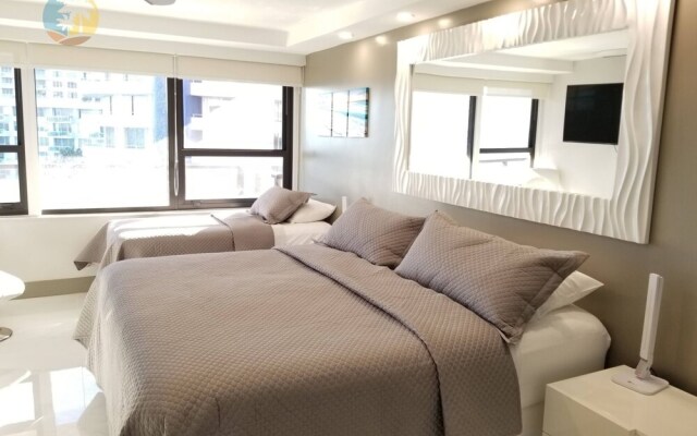 Alexander 1003 4 Bedroom Apts by RedAwning