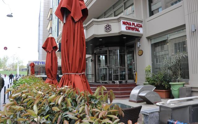 Nova Plaza Crystal Hotel