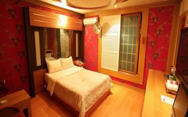Valentine Hotel