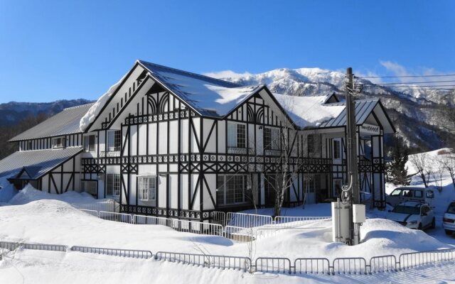 Hachi Kogen Petit Hotel White Wing