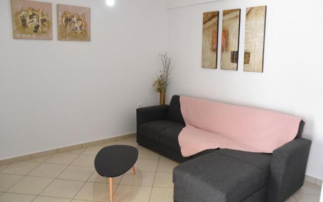 Little Yard Studios & Apartments #2
