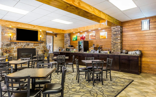 Quality Inn Creekside - Downtown Gatlinburg