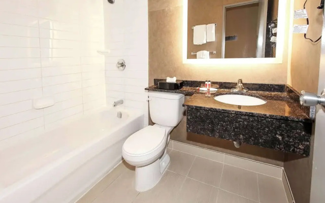 Howard Johnson Express Inn - Winnipeg West