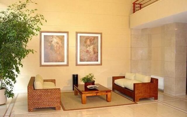 Seven Apart Hotel